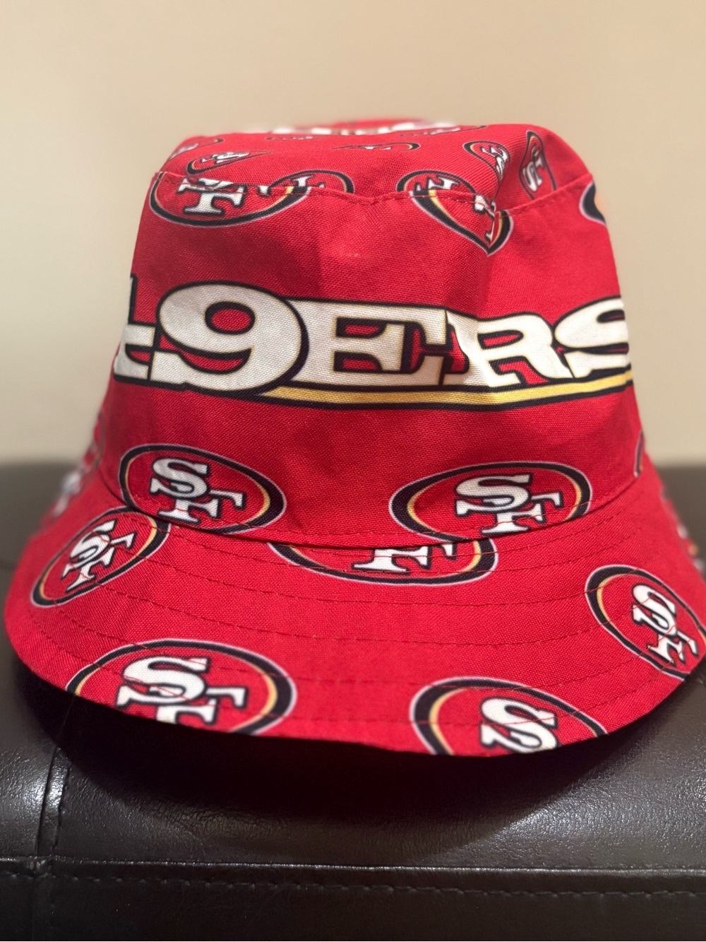 San Francisco 49ers Bucket Hat, size 7 1/4, EUC